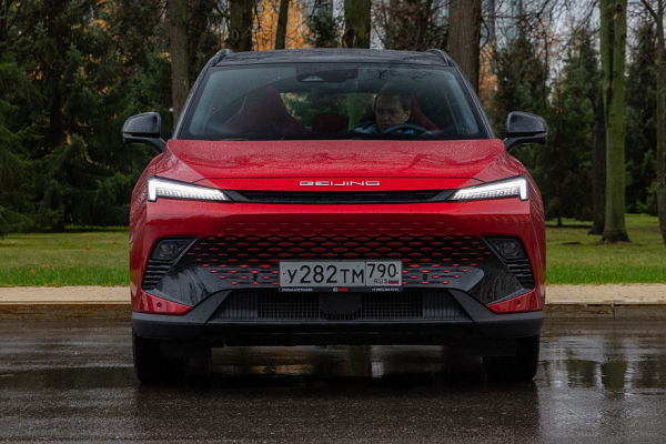 Сменщик Toyota RAV4 и Volkswagen Tiguan: тест-драйв BAIC X55 Сменщик Toyota RAV4 и Volkswagen Tiguan: тест-драйв BAIC X55