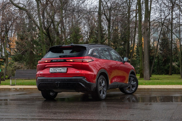 Сменщик Toyota RAV4 и Volkswagen Tiguan: тест-драйв BAIC X55 Сменщик Toyota RAV4 и Volkswagen Tiguan: тест-драйв BAIC X55