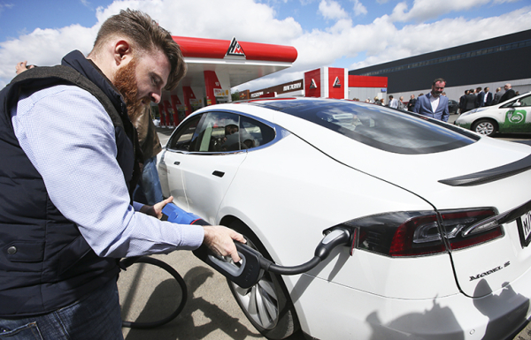 Антон Шапарин: «Лада» — это безысходность, отлитая в металле Антон Шапарин: «Лада» — это безысходность, отлитая в металле