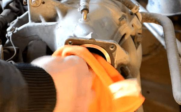 Чистка и адаптация дроссельной заслонки на автомобиле