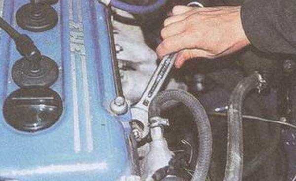 Диагностика и замена датчиков давления масла в двигателях ЗМЗ 405, 406, 409 Диагностика и замена датчиков давления масла в двигателях ЗМЗ 405, 406, 409