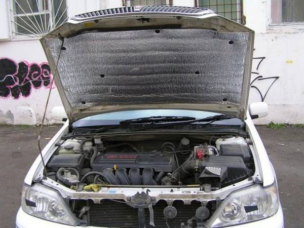 Для чего нужен и как работает утеплитель двигателя Для чего нужен и как работает утеплитель двигателя