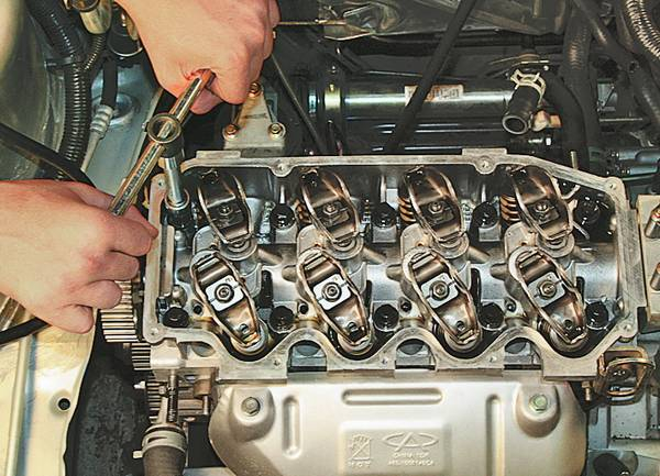 Головка блока цилиндров двигателя: всё про неё здесь Головка блока цилиндров двигателя: всё про неё здесь