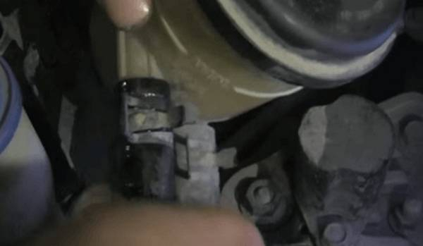 Как менять масло в гидроусилителе руля Как менять масло в гидроусилителе руля