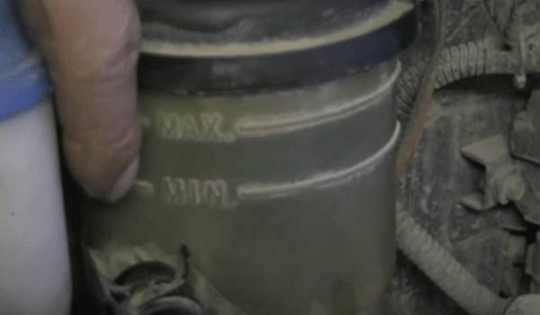 Как менять масло в гидроусилителе руля Как менять масло в гидроусилителе руля