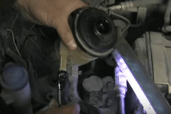 Как менять масло в гидроусилителе руля Как менять масло в гидроусилителе руля