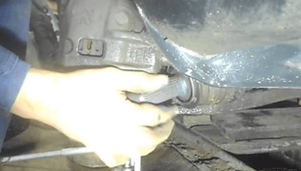 Как правильно поменять пыльник наружного ШРУСа Как правильно поменять пыльник наружного ШРУСа