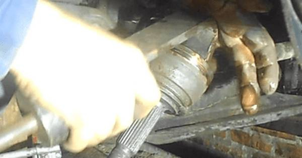 Как правильно поменять пыльник наружного ШРУСа Как правильно поменять пыльник наружного ШРУСа