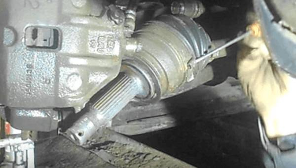 Как правильно поменять пыльник наружного ШРУСа Как правильно поменять пыльник наружного ШРУСа