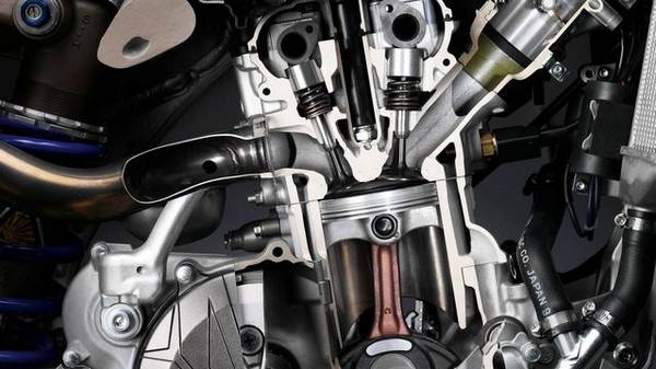 Как работает 4-тактный двигатель, требования к вспомогательным системам Как работает 4-тактный двигатель, требования к вспомогательным системам