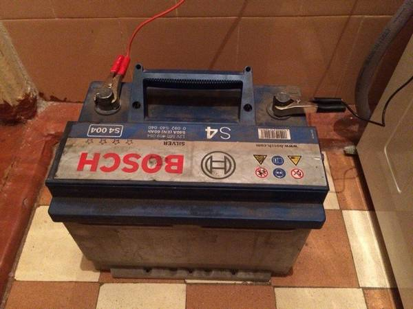 Какой аккумулятор лучше обслуживаемый или необслуживаемый? Сравнение и оценка Какой аккумулятор лучше обслуживаемый или необслуживаемый? Сравнение и оценка