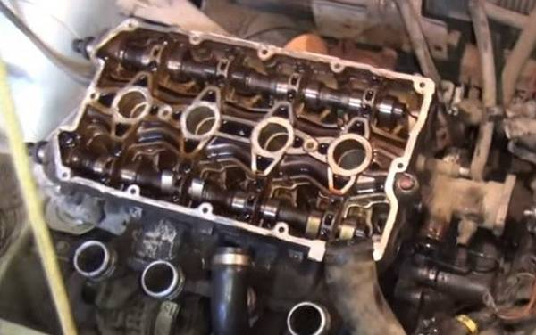 Ремонт головки блока цилиндров на легковом автомобиле Ремонт головки блока цилиндров на легковом автомобиле