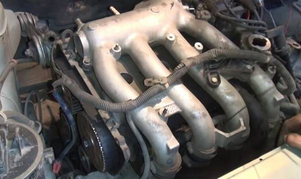 Ремонт головки блока цилиндров на легковом автомобиле Ремонт головки блока цилиндров на легковом автомобиле