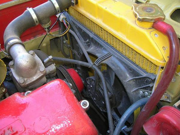 Вентилятор охлаждения двигателя автомобиля