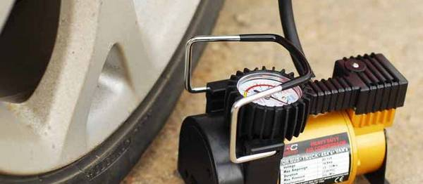 Выбираем лучший автомобильный компрессор для подкачки шин Выбираем лучший автомобильный компрессор для подкачки шин