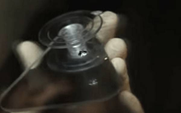 Заделка трещин и сколов на лобовом стекле автомобиля Заделка трещин и сколов на лобовом стекле автомобиля