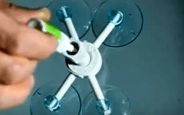 Заделка трещин и сколов на лобовом стекле автомобиля Заделка трещин и сколов на лобовом стекле автомобиля