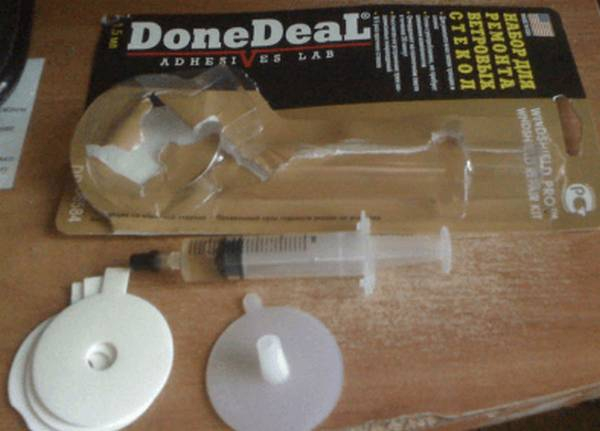 Заделка трещин и сколов на лобовом стекле автомобиля Заделка трещин и сколов на лобовом стекле автомобиля