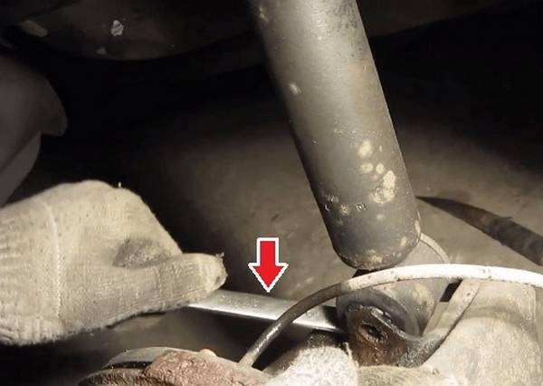 Замена амортизаторов ВАЗ 2108, 2109, 21099: автолюбителю на заметку Замена амортизаторов ВАЗ 2108, 2109, 21099: автолюбителю на заметку