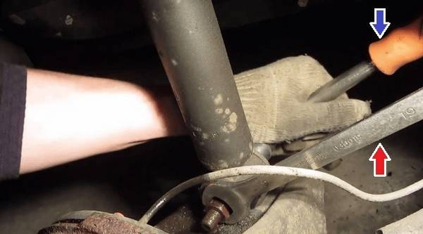 Замена амортизаторов ВАЗ 2108, 2109, 21099: автолюбителю на заметку Замена амортизаторов ВАЗ 2108, 2109, 21099: автолюбителю на заметку