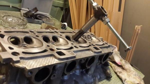 Замена направляющих втулок клапанов на автомобилях ВАЗ 2106 и 2109 Замена направляющих втулок клапанов на автомобилях ВАЗ 2106 и 2109