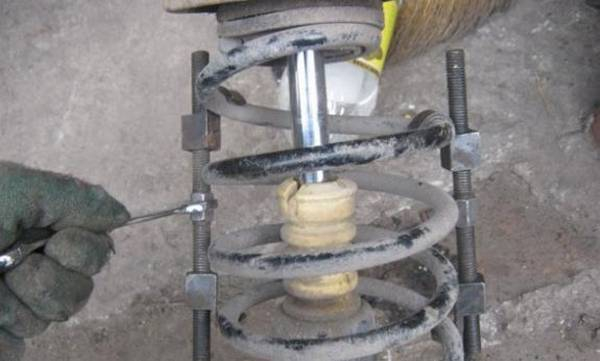 Замена пружины передней подвески