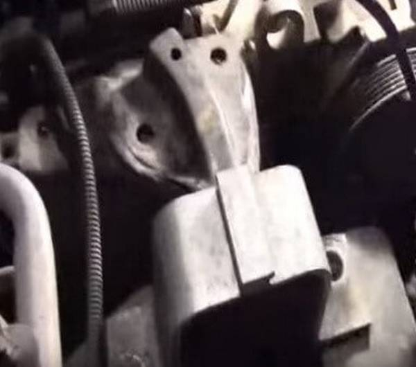 Замена распредвала на автомобилях ВАЗ, Рено, Шевроле и Опель Замена распредвала на автомобилях ВАЗ, Рено, Шевроле и Опель