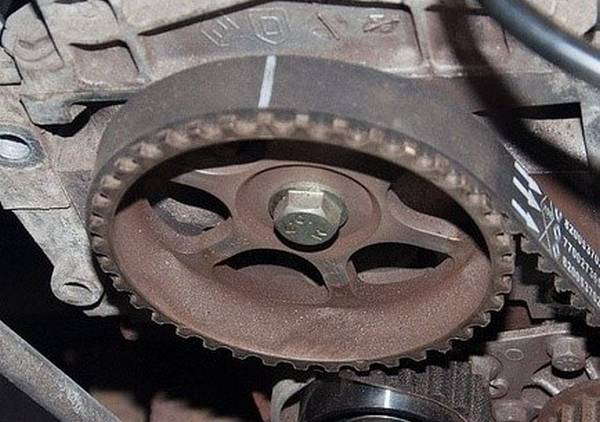 Замена распредвала на автомобилях ВАЗ, Рено, Шевроле и Опель Замена распредвала на автомобилях ВАЗ, Рено, Шевроле и Опель