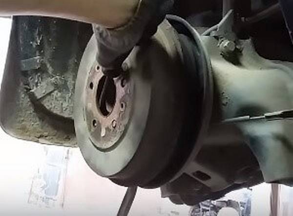 Замена ступицы колеса Ford Focus 2