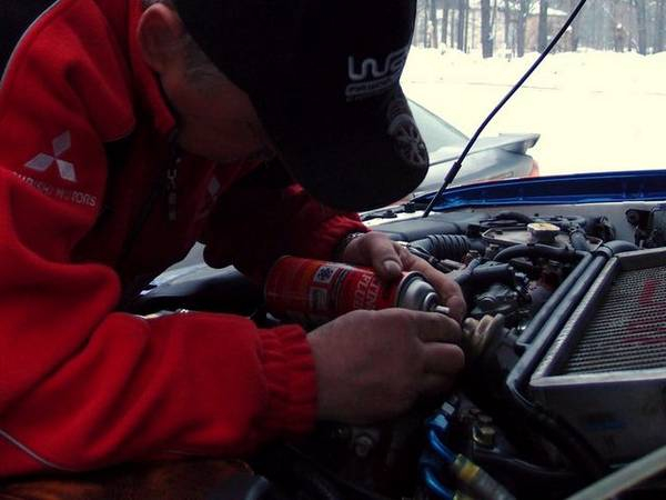 Аэрозольный эфир для запуска двигателя