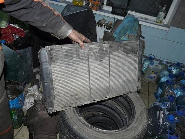 Автомобильный радиатор «хладнокровный» напарник мотора Автомобильный радиатор «хладнокровный» напарник мотора