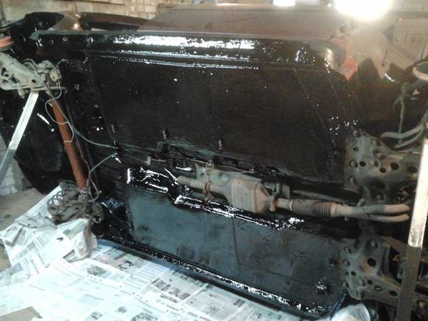 Чем промазать днище автомобиля от коррозии? Рассматриваем правильные варианты Чем промазать днище автомобиля от коррозии? Рассматриваем правильные варианты