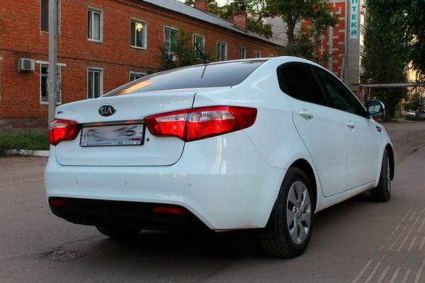 Что лучше - Kia Rio или Skoda Rapid? Европейцы против корейцев Что лучше - Kia Rio или Skoda Rapid? Европейцы против корейцев