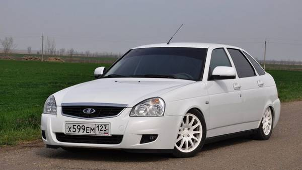 Что лучше, Лада Калина или Приора? Что из них больше похоже на иномарку? Что лучше, Лада Калина или Приора? Что из них больше похоже на иномарку?