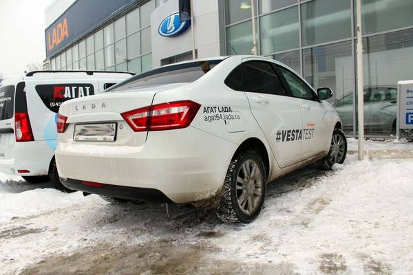 Что лучше - Лада Веста или Hyundai Solaris? Новый конкурент в своем классе