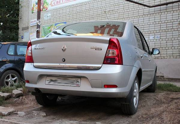 Что лучше - Renault Logan или Renault Sandero? Сравниваем французов Что лучше - Renault Logan или Renault Sandero? Сравниваем французов