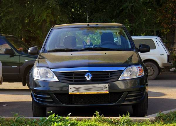 Что лучше - Renault Logan или Renault Sandero? Сравниваем французов Что лучше - Renault Logan или Renault Sandero? Сравниваем французов