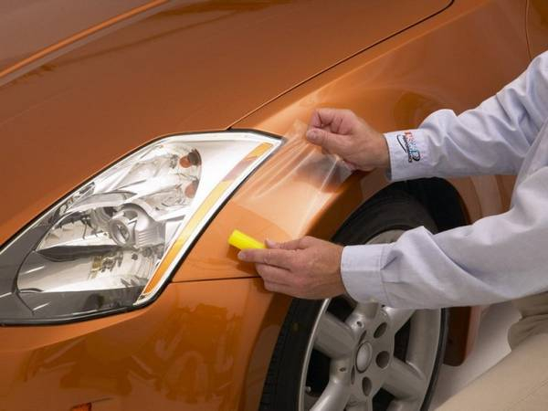 Для чего нужна специальная защитная плёнка на автомобиль