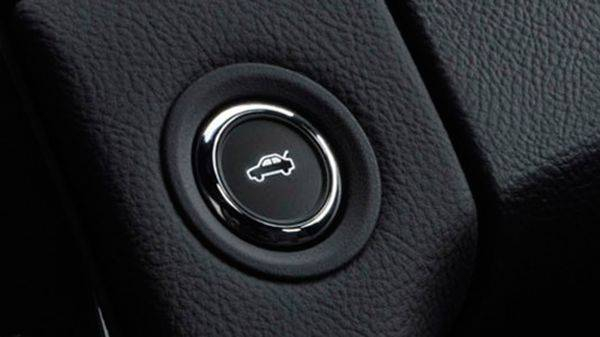 Электропривод крышки багажника  срабатывает в любую погоду