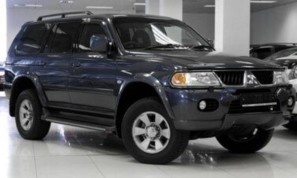 Японский внедорожник Mitsubishi Pajero 2 Японский внедорожник Mitsubishi Pajero 2