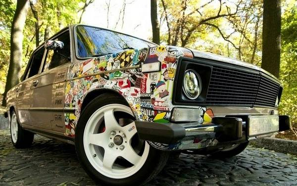 Как делается стикербомбинг и что это такое вообще