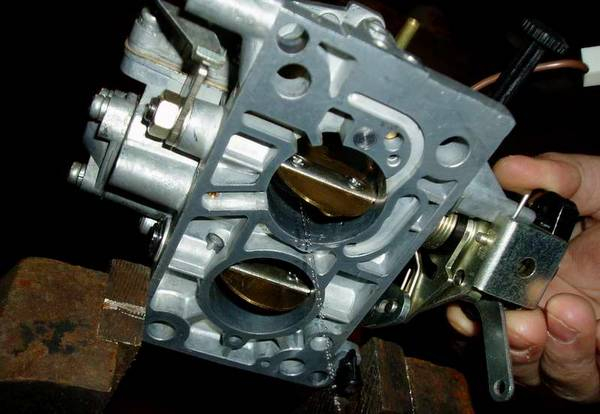 Карбюратор ВАЗ 2107 настроим и отрегулируем самостоятельно Карбюратор ВАЗ 2107 настроим и отрегулируем самостоятельно