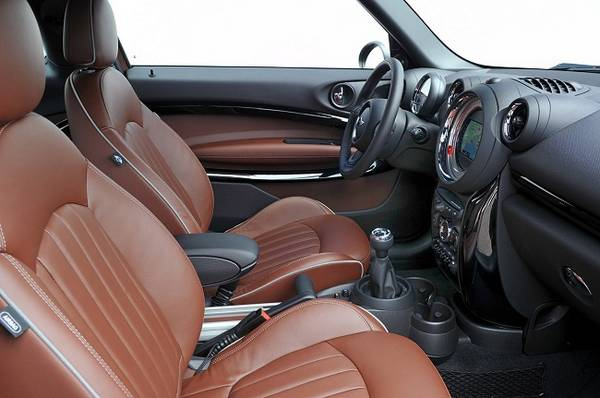 Mini Cooper — бойкая малолитражка в стиле «Ретро» Mini Cooper — бойкая малолитражка в стиле «Ретро»