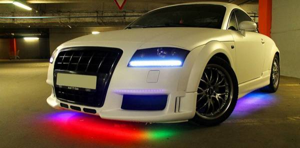 Неоновая подсветка салона и днища авто