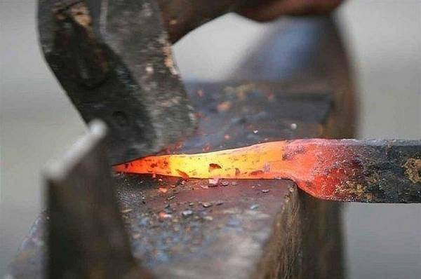 Отработанное моторное масло: куда сдать вторсырье Отработанное моторное масло: куда сдать вторсырье