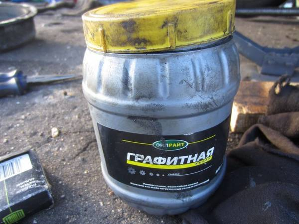 Применение графитной смазки в автомобиле Что, где и как