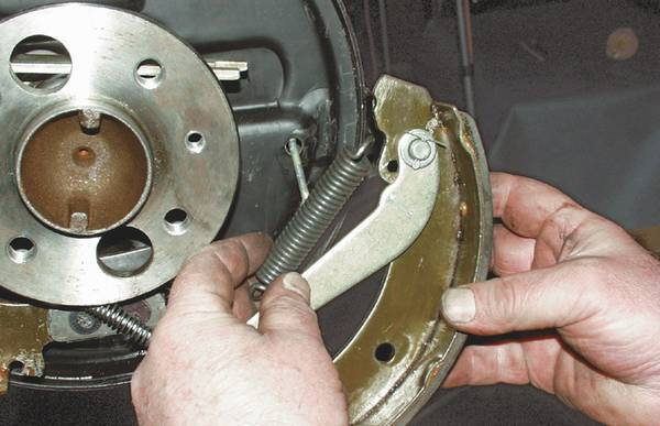 Регулировка стояночного тормоза  четкая работа каждой мелочи