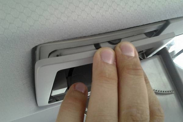 Схема освещения салона ВАЗ 2123 как устроен свет в Ниве? Схема освещения салона ВАЗ 2123 как устроен свет в Ниве?