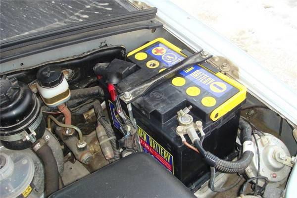 Схема освещения салона ВАЗ 2123 как устроен свет в Ниве? Схема освещения салона ВАЗ 2123 как устроен свет в Ниве?