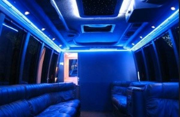 Тюнинг салона УАЗ «Буханка» для охоты или рыбалки Тюнинг салона УАЗ «Буханка» для охоты или рыбалки